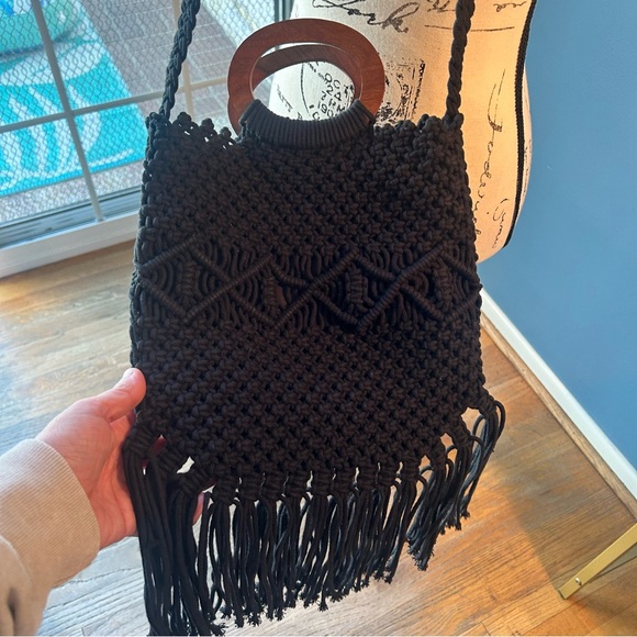 Danielle Nicole macrame crochet fringe bag - Picture 5 of 15